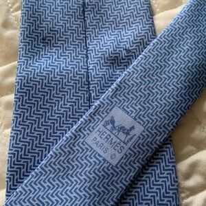 Hermes #5205 IA 100% silk Business Tie